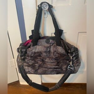 Lululemon Athletica Dufflebag - Gray and black duffle with hot pink interior